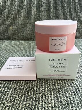 Glow Recipe Pink Exfoliating Toner Pads